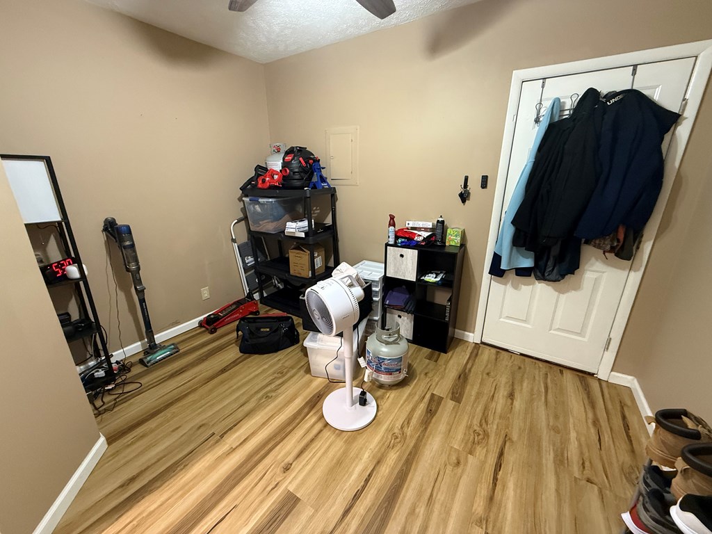 145 Suffolk Ave Property Photo 33