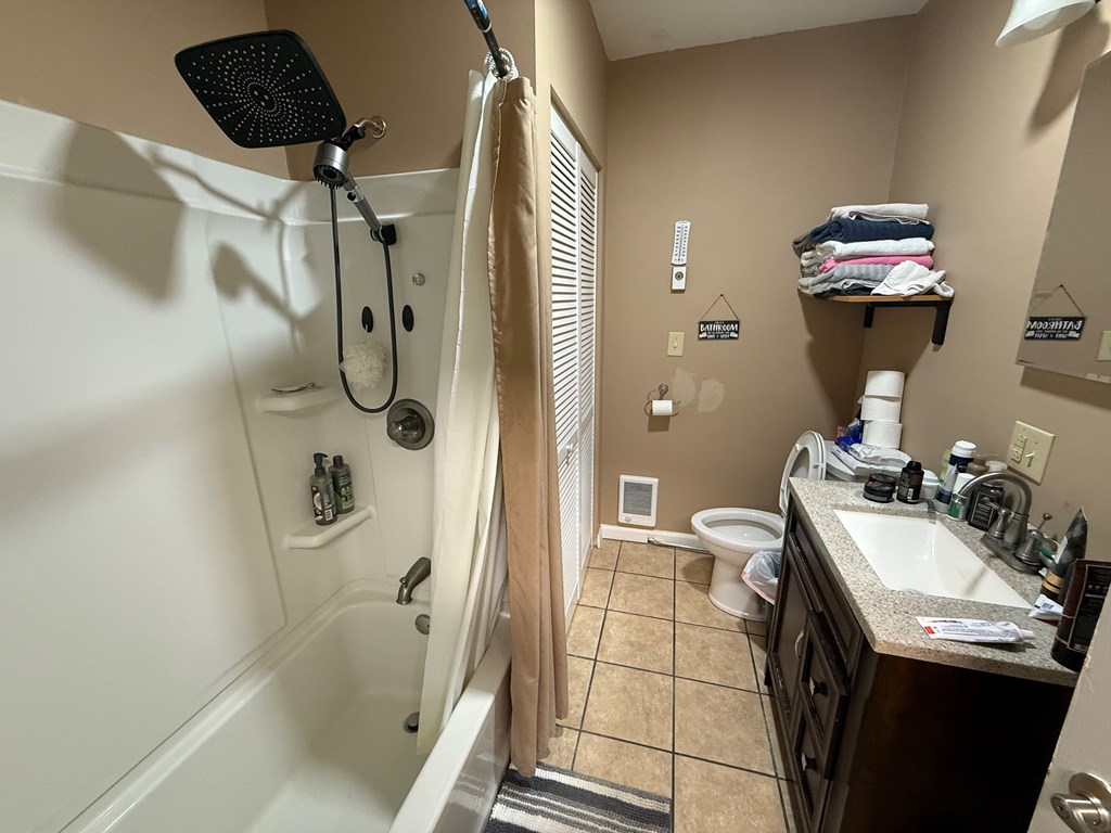 145 Suffolk Ave Property Photo 35