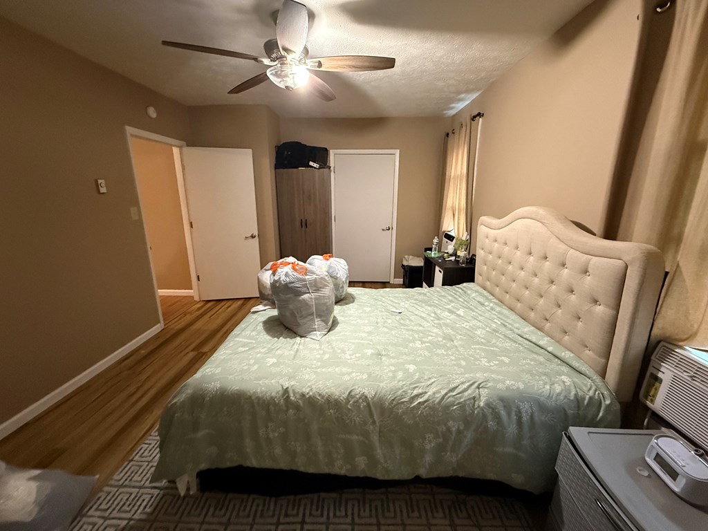 145 Suffolk Ave Property Photo 37