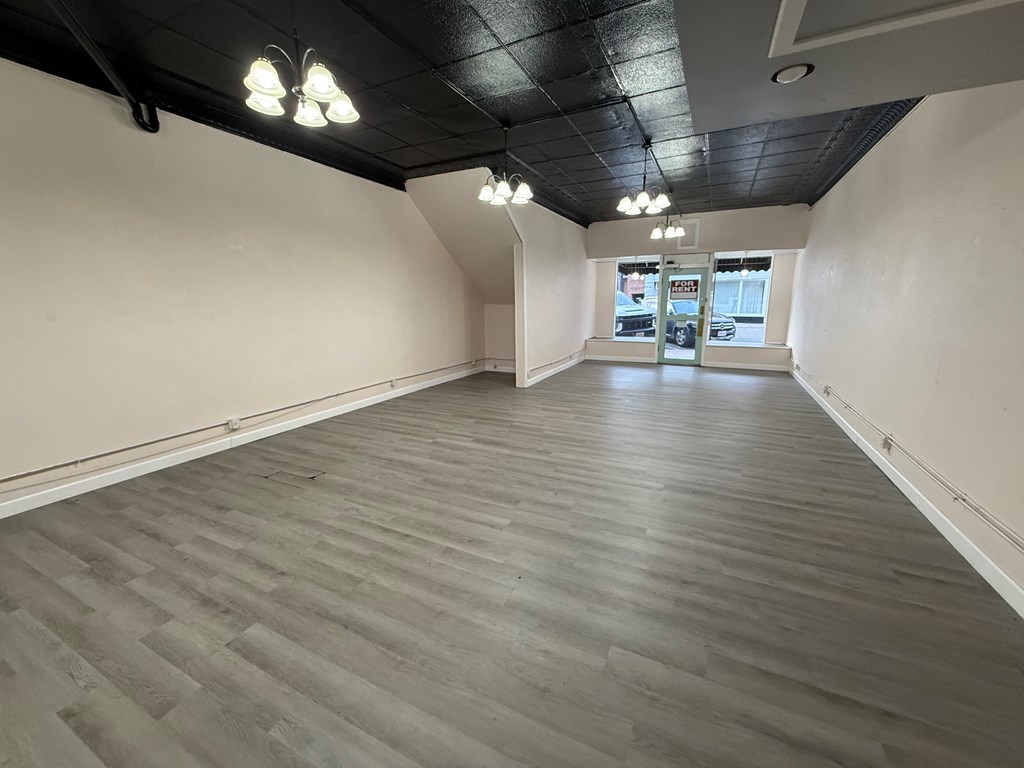 145 Suffolk Ave Property Photo 41