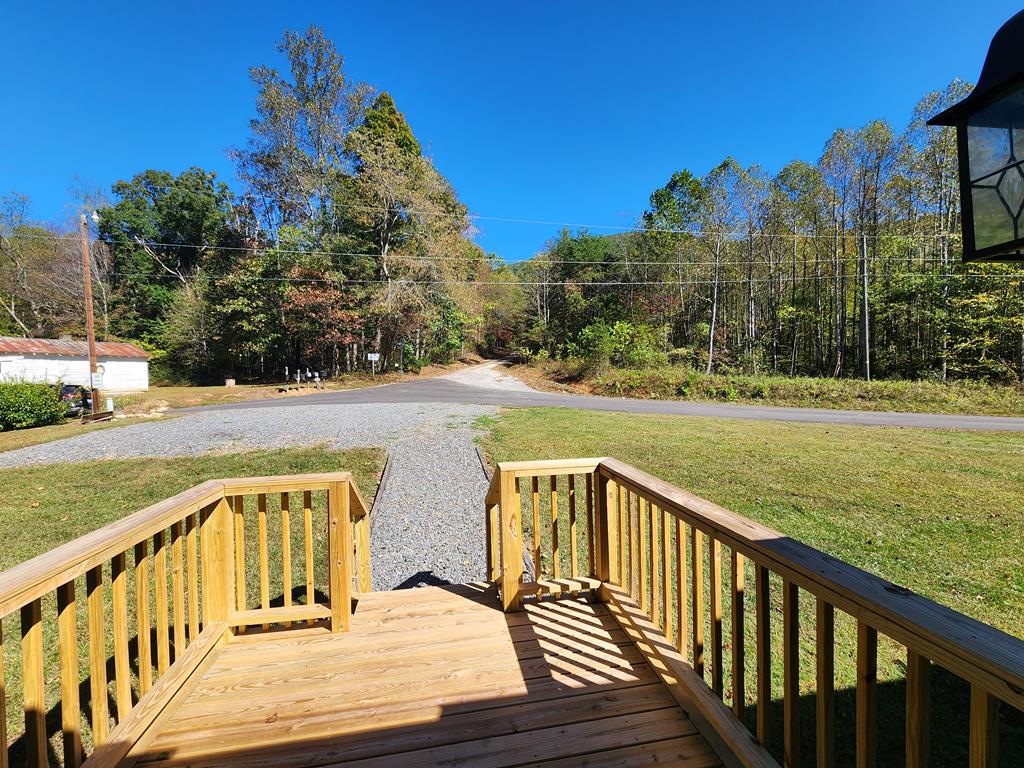 947 Valley End Property Photo 4
