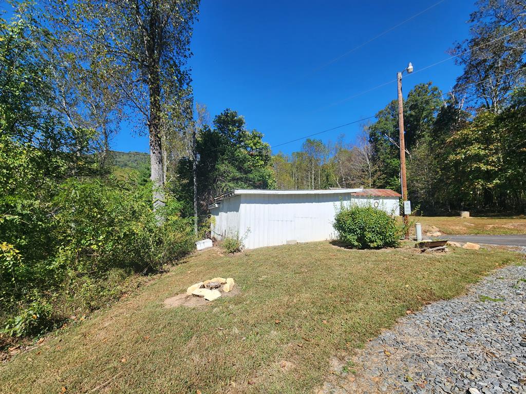 947 Valley End Property Photo 7
