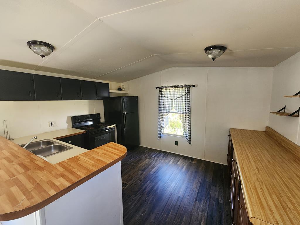 947 Valley End Property Photo 8