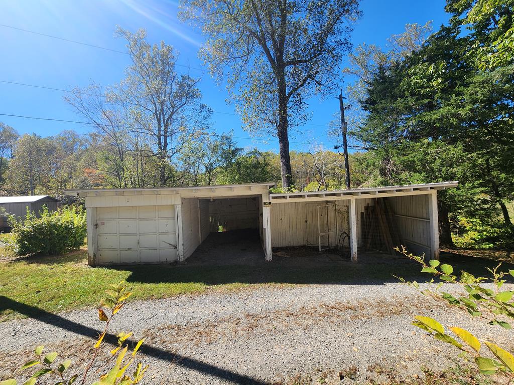 947 Valley End Property Photo 18