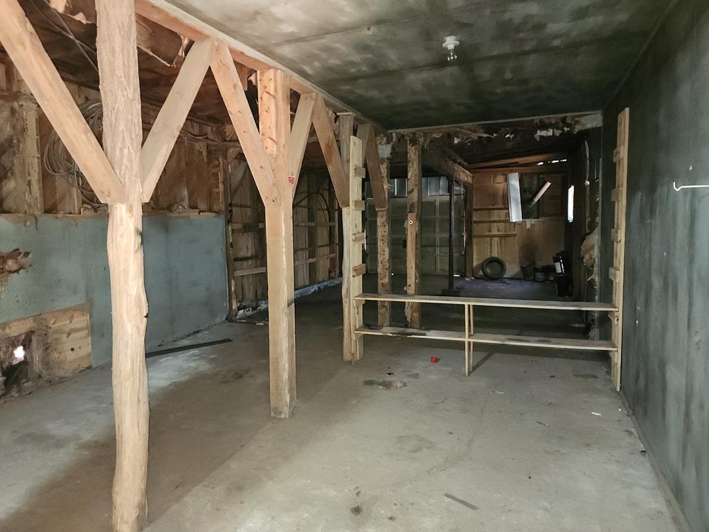 947 Valley End Property Photo 38