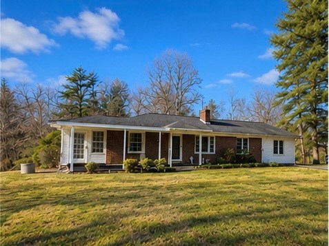 2282 Old Pipers Gap Property Photo 2