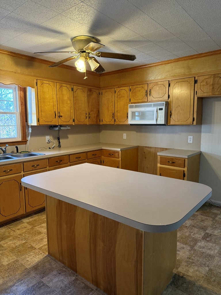 2282 Old Pipers Gap Property Photo 15