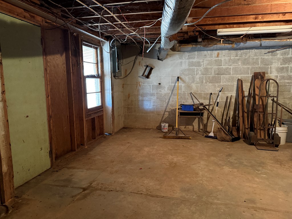 2282 Old Pipers Gap Property Photo 43