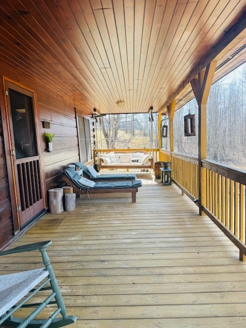 227 Hunters Path Property Photo 5