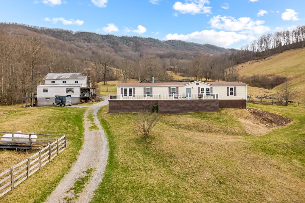568 Round Bottom Dr. Property Photo 1