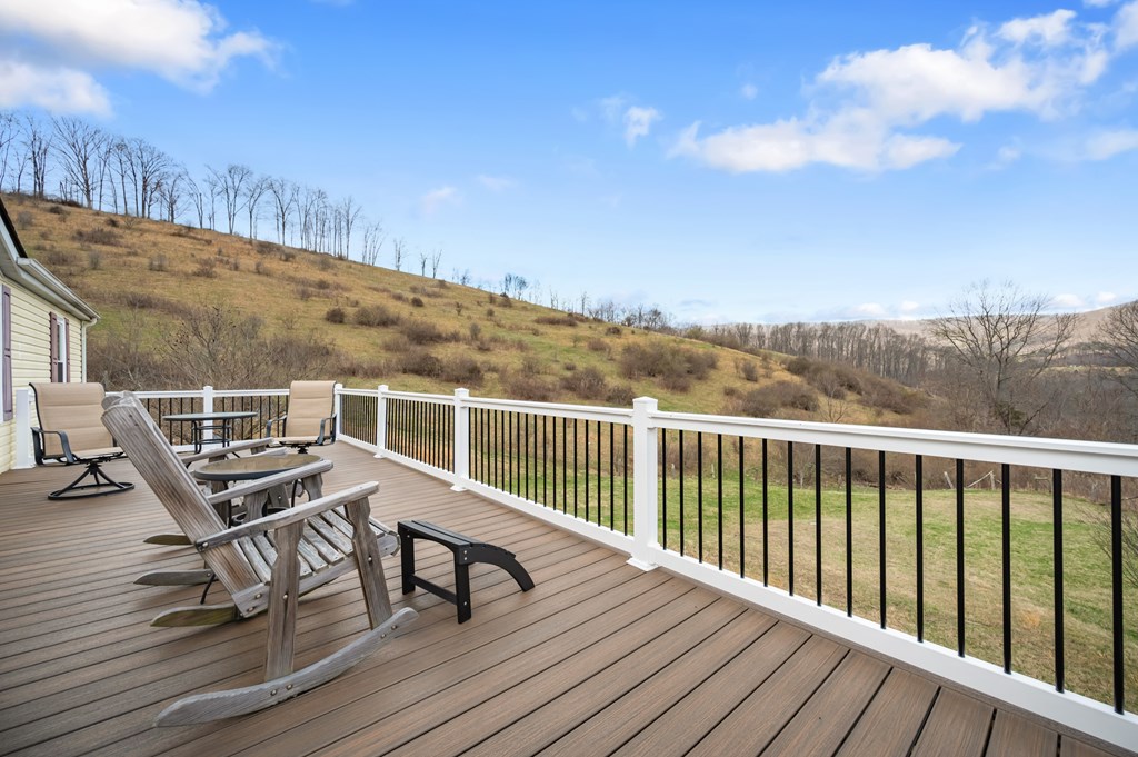 568 Round Bottom Dr. Property Photo 5
