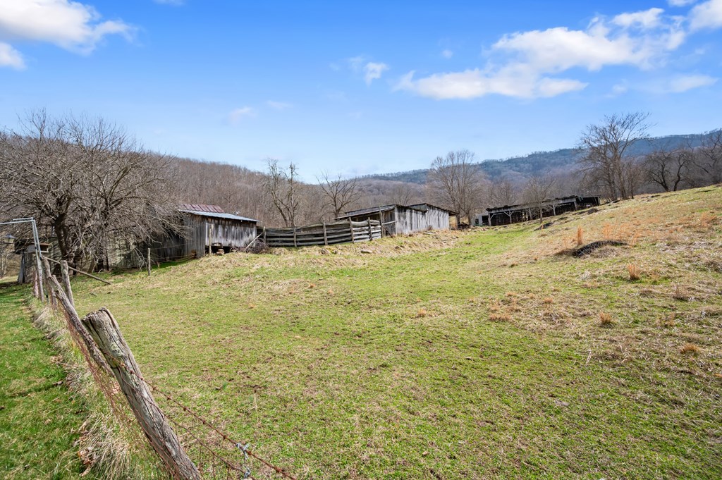 568 Round Bottom Dr. Property Photo 38