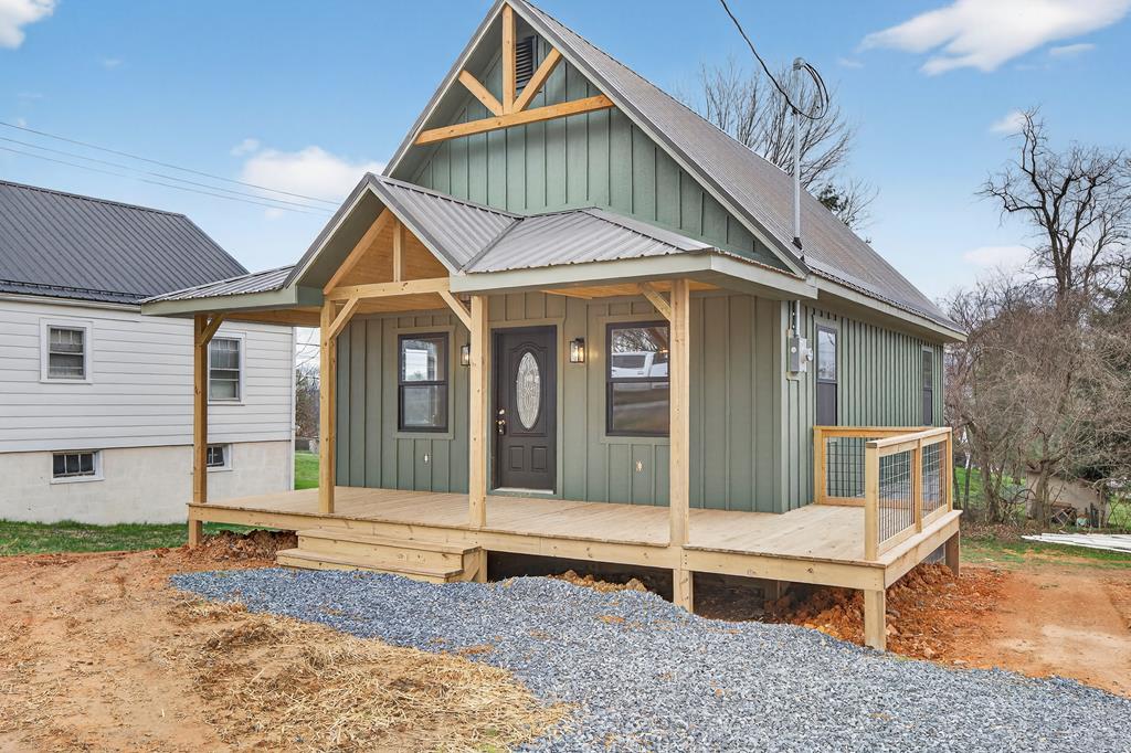 406 Look Avenue Property Photo 1