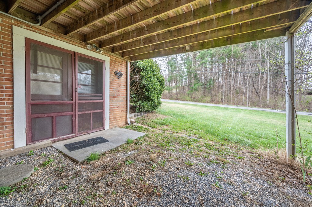 2516 Pinewood Dr Property Photo 9