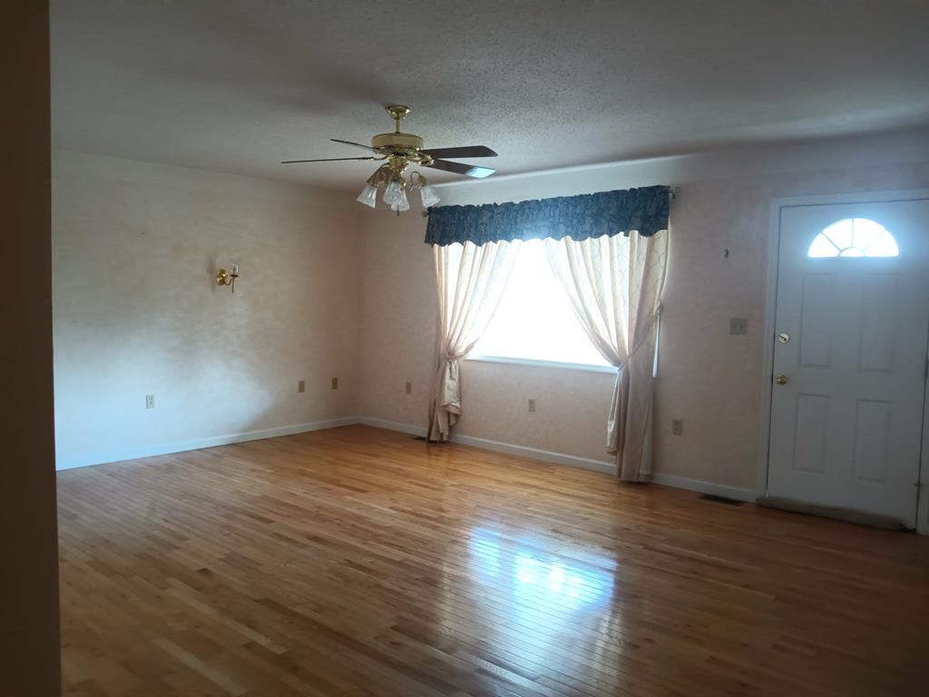 14512 White Top View Property Photo 10