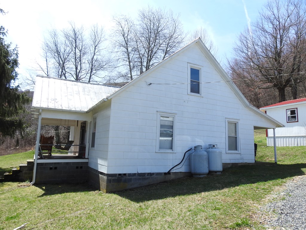 984 Cloverdale Lane Property Photo 6