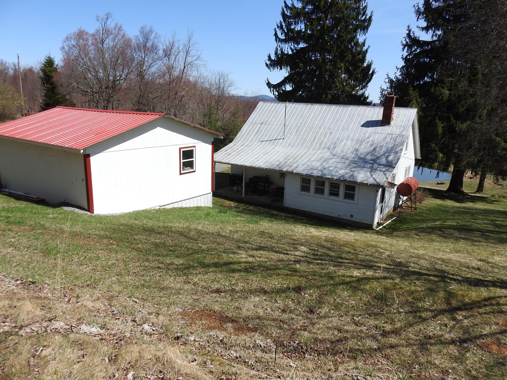 984 Cloverdale Lane Property Photo 8