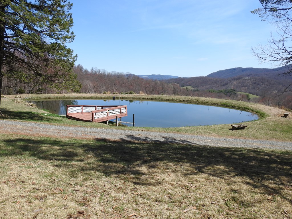 984 Cloverdale Lane Property Photo 9