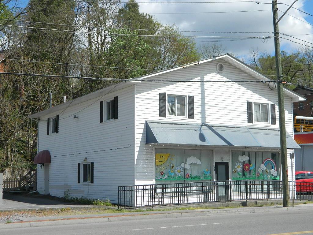 320 North Main Street Property Photo 1