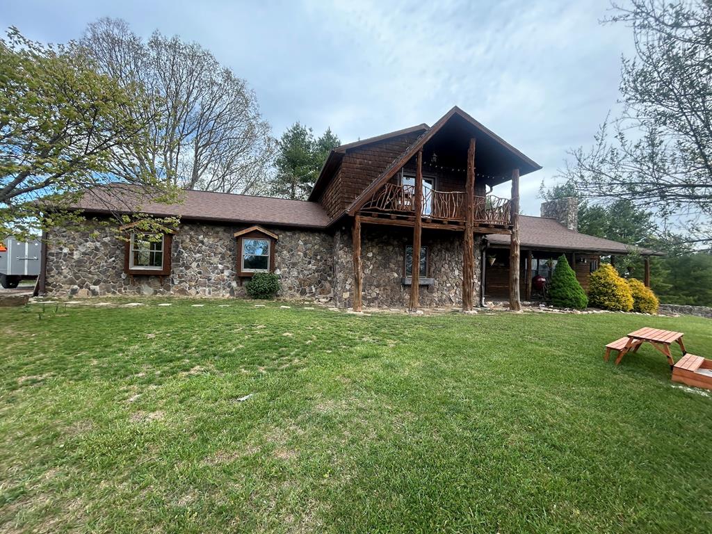 974 Huckleberry Rd Property Photo 1