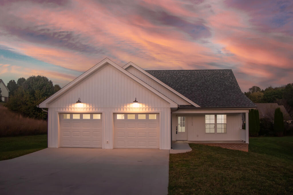 17150 Sedona Drive Property Photo 1