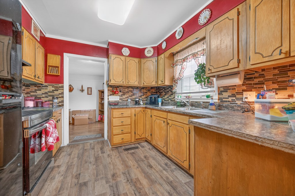 224 Waugh Dr. Property Photo 13