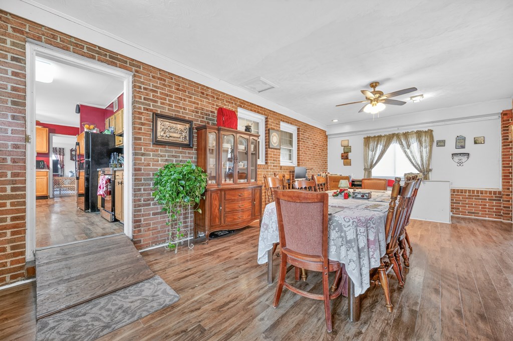 224 Waugh Dr. Property Photo 14