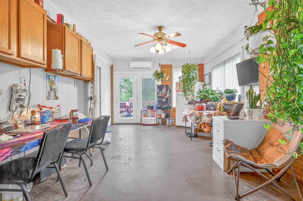 224 Waugh Dr. Property Photo 18