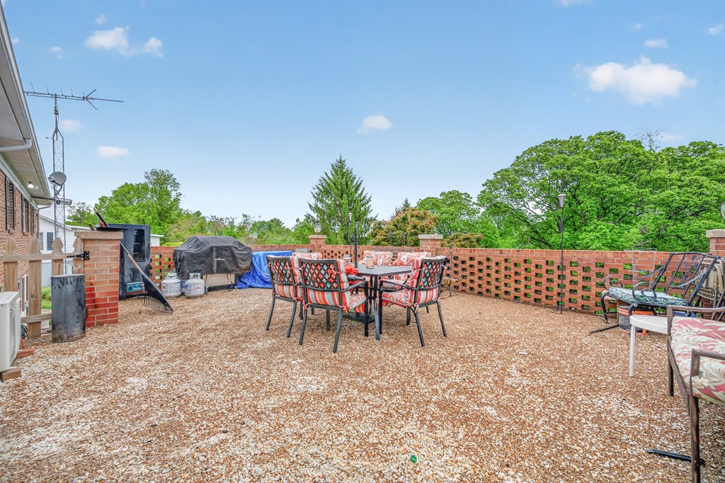 224 Waugh Dr. Property Photo 19