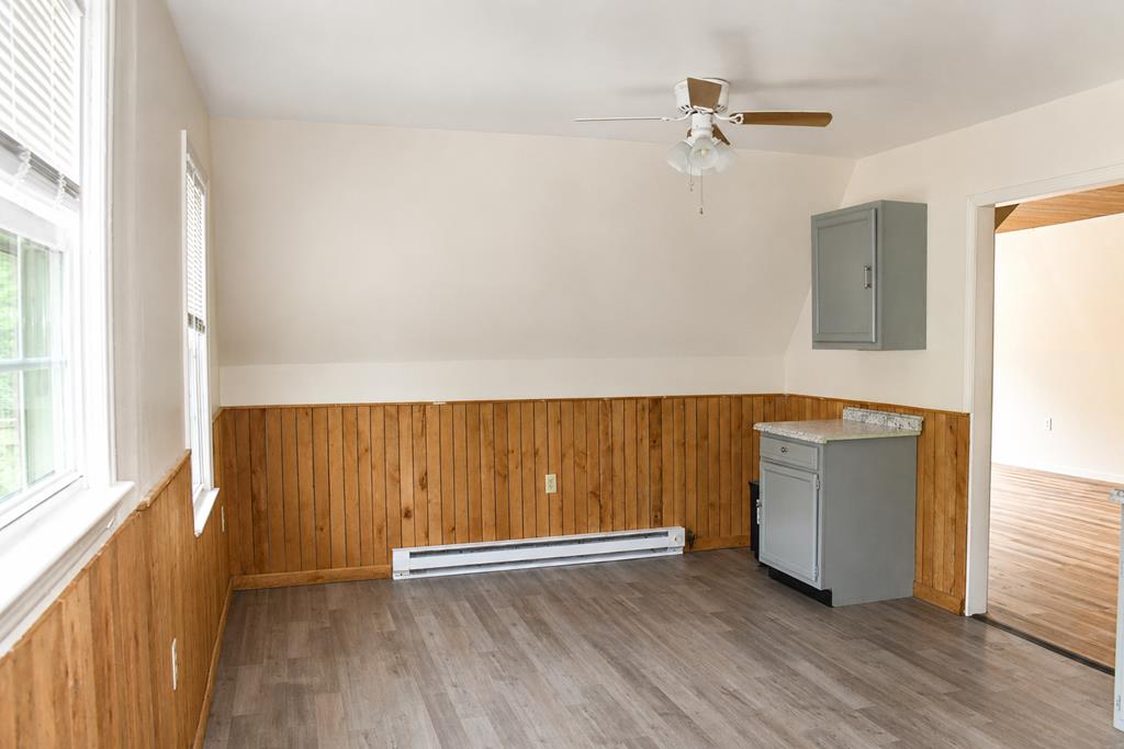 201 Zenith Property Photo 3