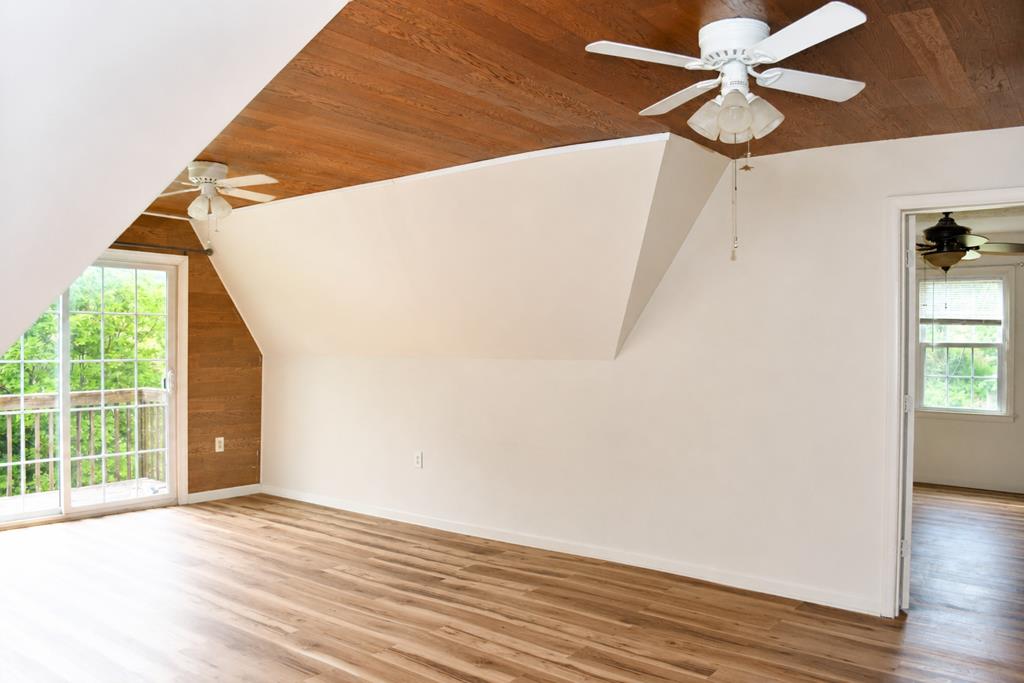 201 Zenith Property Photo 5
