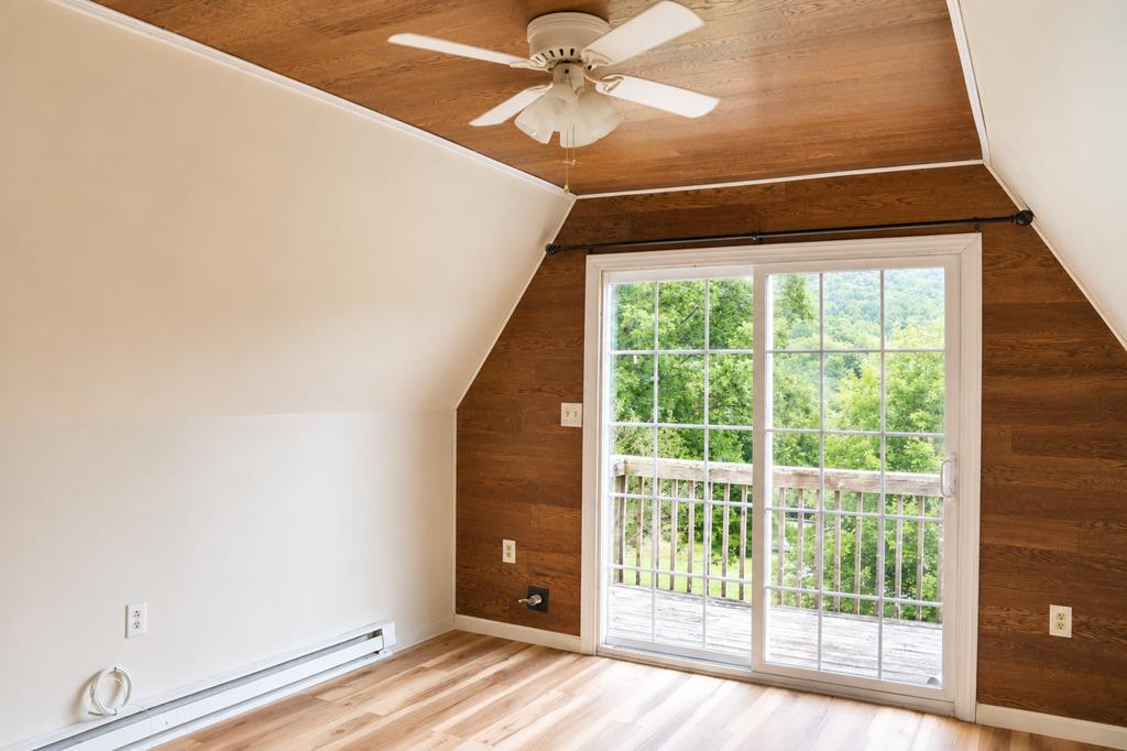 201 Zenith Property Photo 6