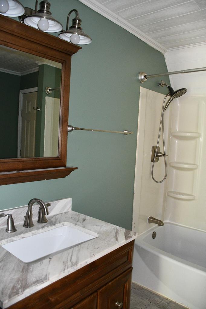 201 Zenith Property Photo 11