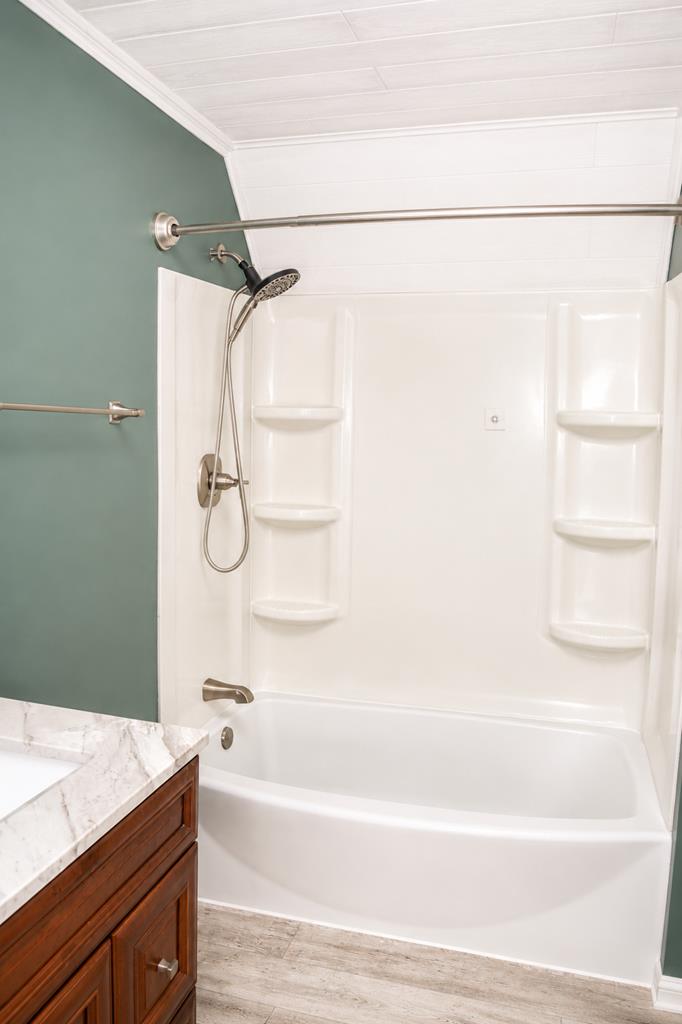 201 Zenith Property Photo 12