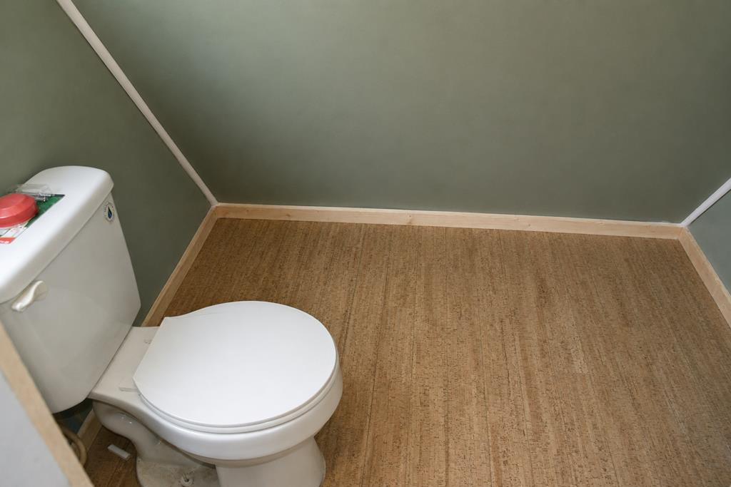 201 Zenith Property Photo 16
