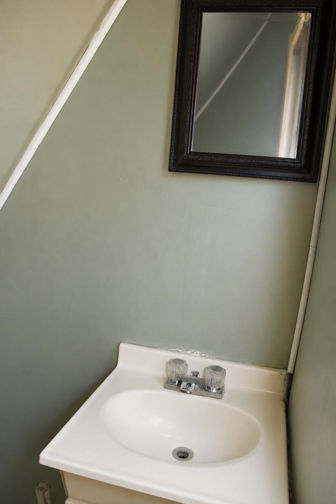 201 Zenith Property Photo 17