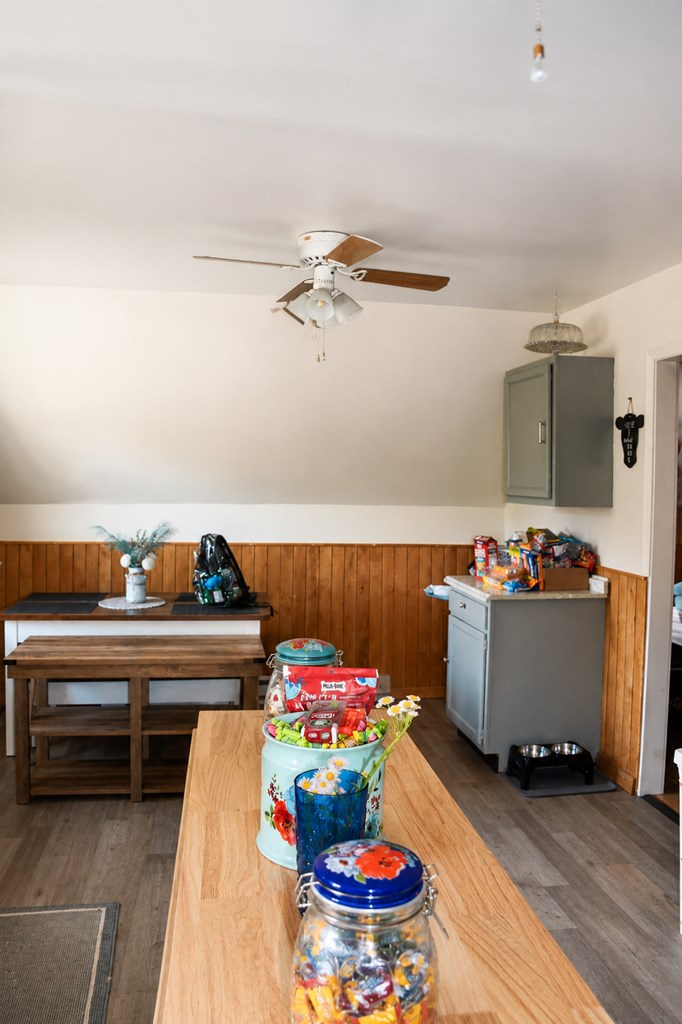 201 Zenith Property Photo 31