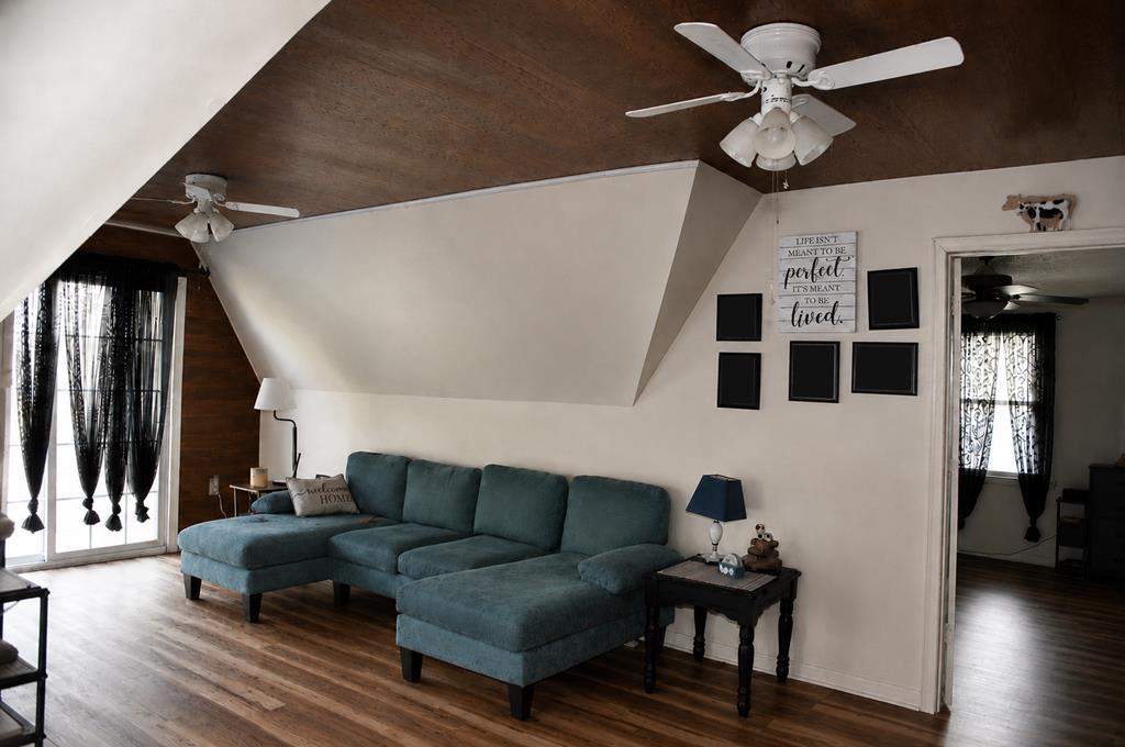 201 Zenith Property Photo 34