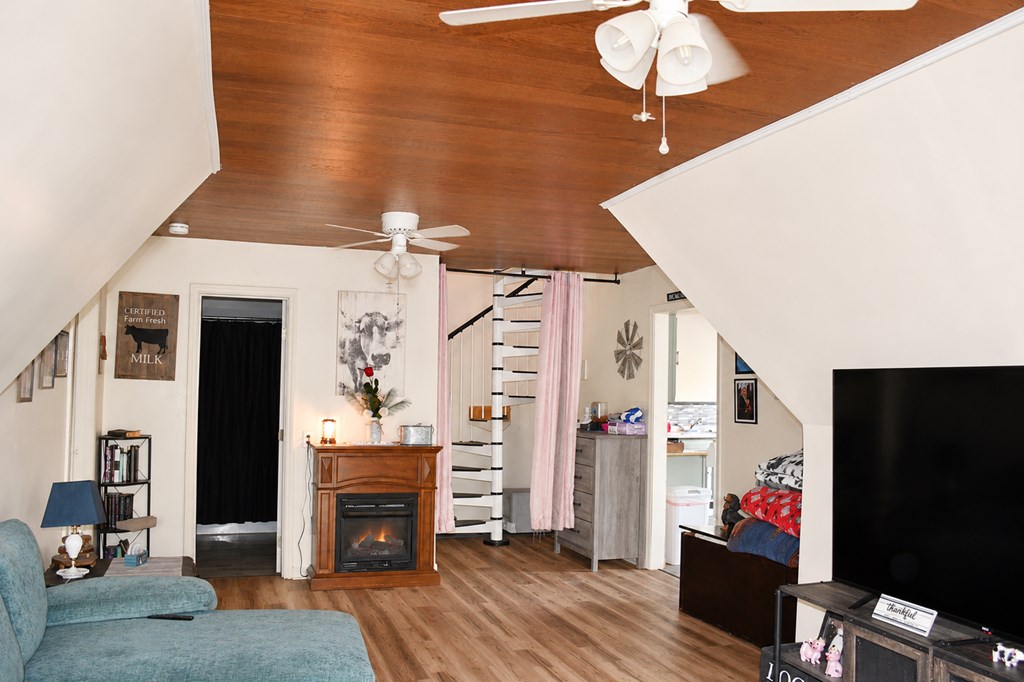201 Zenith Property Photo 36