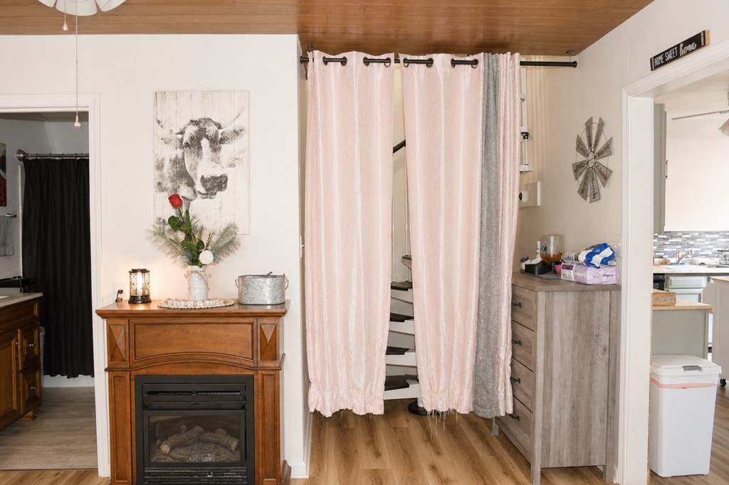 201 Zenith Property Photo 37