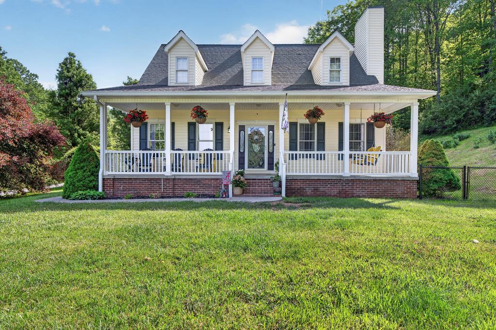 520 Mountain Lake Dr. Property Photo 1