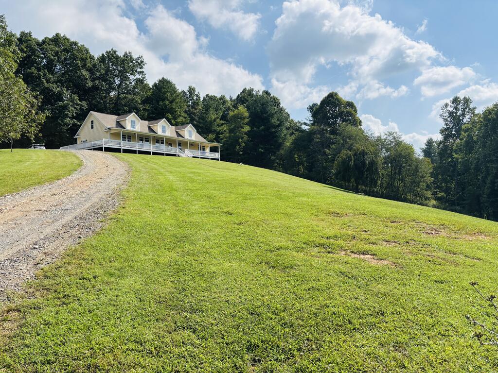 1840 Longview Lane Property Photo 1