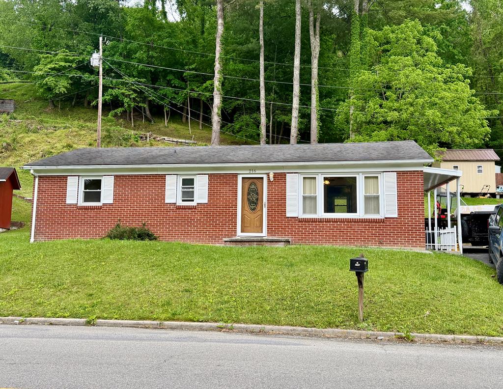 216 Burnette St Property Photo 1