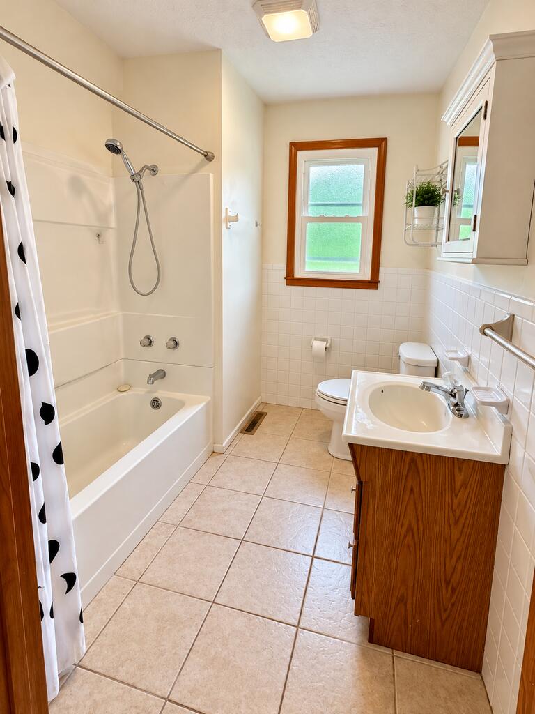 216 Burnette St Property Photo 9