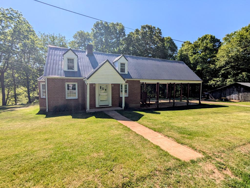 261 Newmantown Rd. Property Photo 1