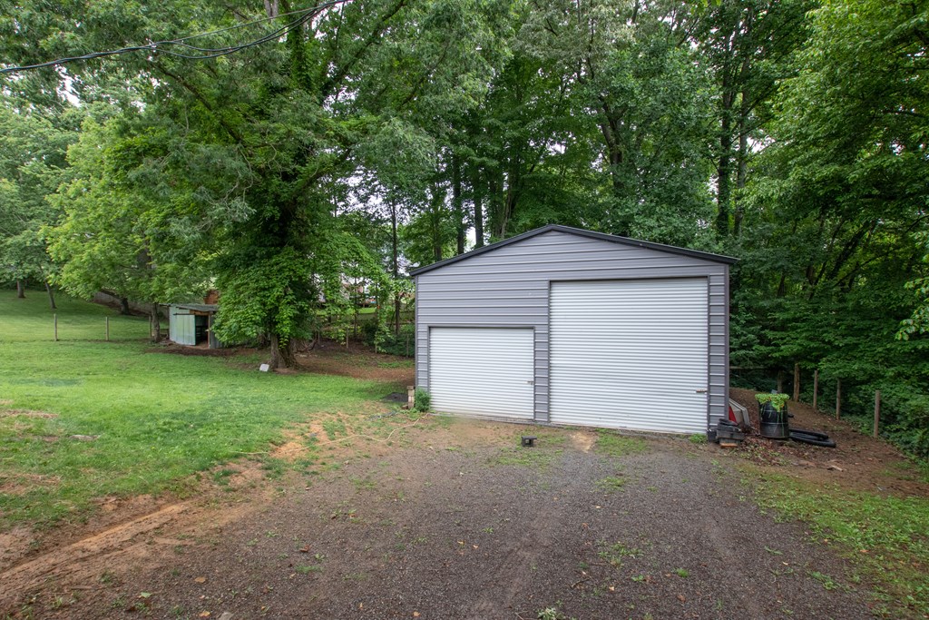 19201 Moulin St Property Photo 21