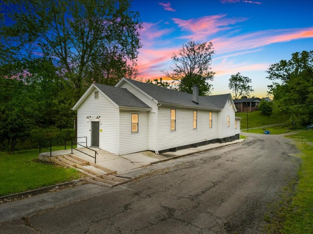1977 Alum Spring Road