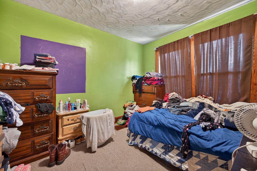 1025 W North Property Photo 7