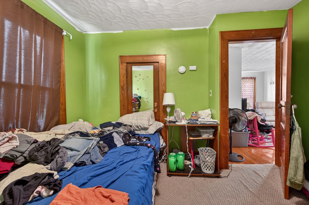 1025 W North Property Photo 8