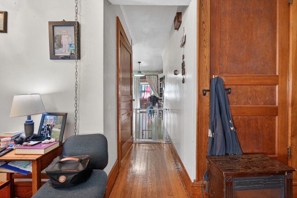 1025 W North Property Photo 11